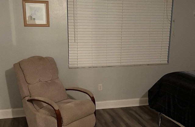 Zephyrhills 55+ Community/Apartment