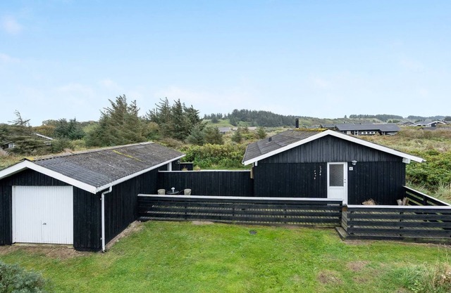 "Zina" - 600m from the sea by Interhome