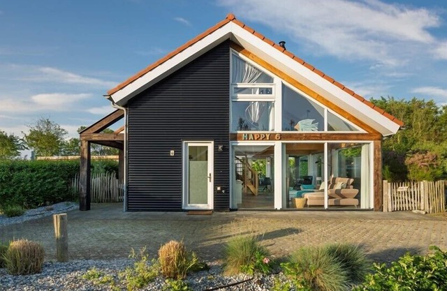 Zonnedorp 6 holiday villa with modern atmospheric decor