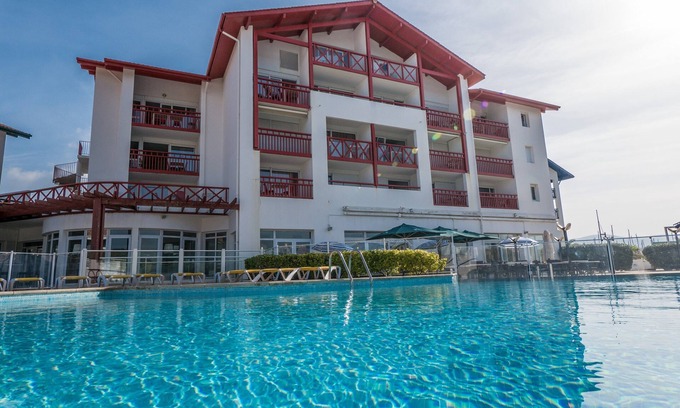 Hendaye Condo | À 50m de la Plage! Apt Duplex + Vue sur le Port