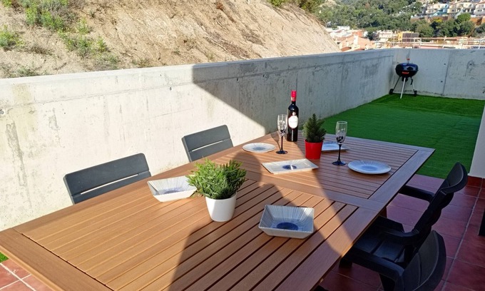 Arenys de Munt Apartment | Ático con terraza y vistas a la montaña en Arenys