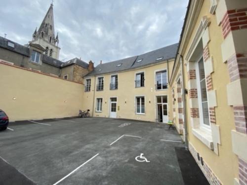 La Fleche Apartment | École 102