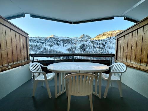 Isola Apartment | Évasion Alpine Vue Panoramique, WiFI et Garage