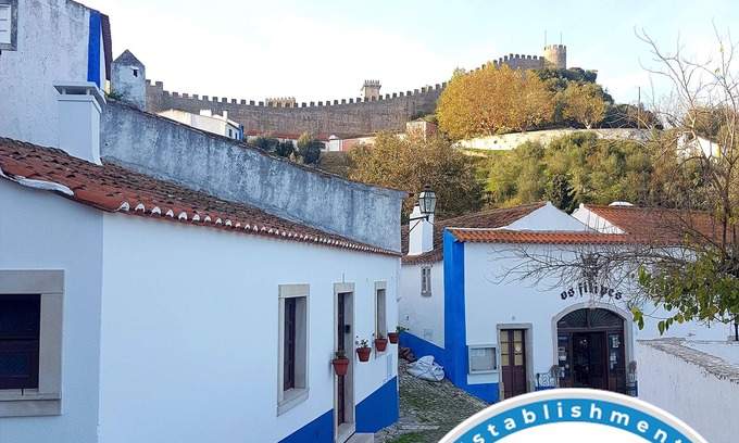 Obidos House | Óbidos's Castle House