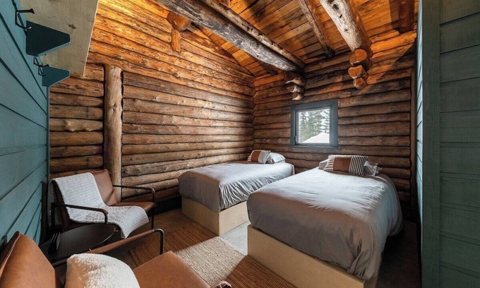 Saint-Simeon Cabin | ÖBois Charlevoix: L'Écurie 1 (bedroom)