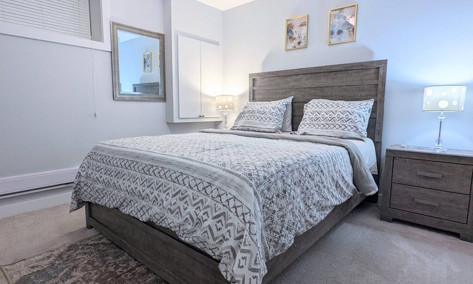 Stonebridge House | Über-clean, cozy, private suite - Stonebridge