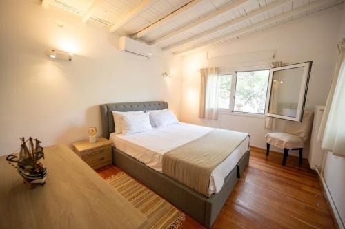 Loutraki-Agioi Theodoroi House | Αeraki Cottage at Heraion Lagoon