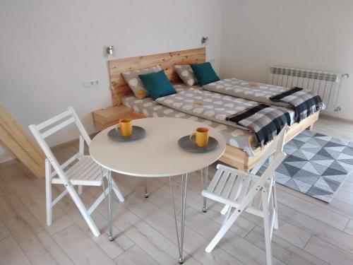 Skhidnytsya Apartment | Апартаменти Декорум