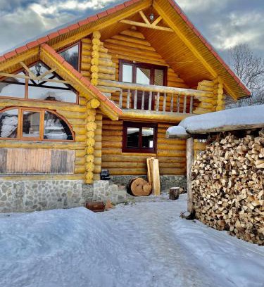 Pylypets Villa | Будиночок-зруб в центрі Пилипця