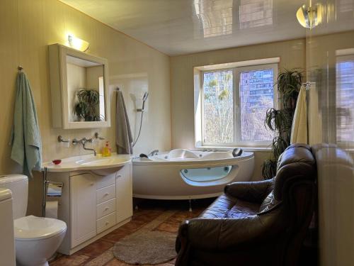 Kharkiv Apartment | Джакузи! Квартира метро Героев Труда, Студенческая