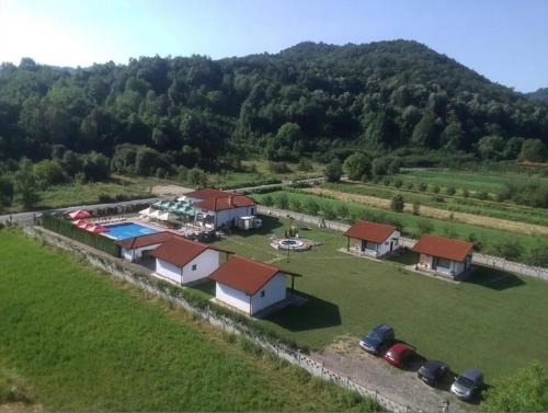 Troyan House | Комплекс Антик