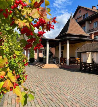 Polyana Hotel | Срібний Водограй