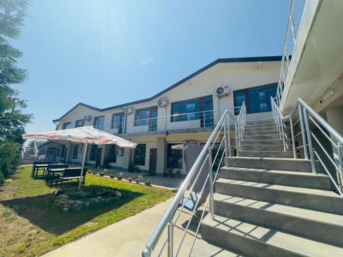 Kavarna House | Стаи за гости Ася