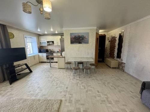Kostanay Apartment | Трехкомнатная квартира в центре города с выходом в центральный Парк