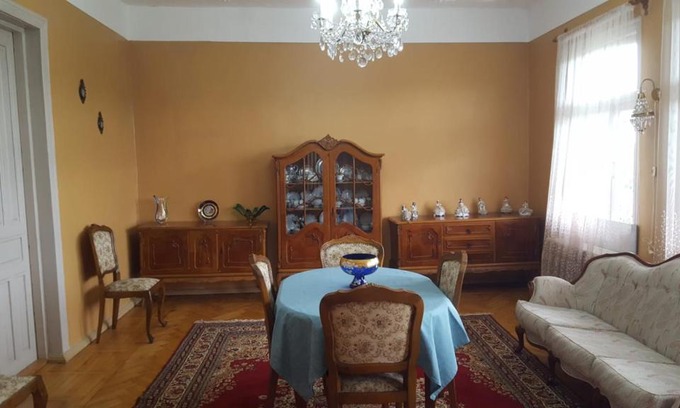 Kutaisi Apartment | Уютный дом: APARTMENT (Fer House)