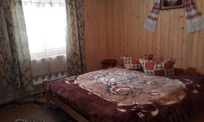 Yablunytsya House | Яблуневий сад