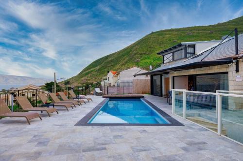 Had Nes Apartment | וילה נופי כנרת של רשת לב הגולן - וילה מדהימה עם בריכה פרטית וסאונה