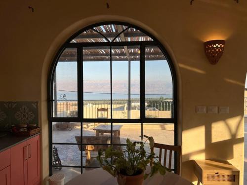 Petah Tikva Apartment | ים ומדבר