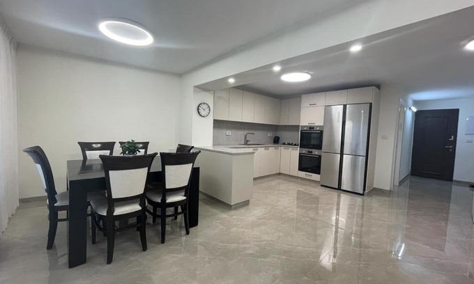 Jerusalem Apartment | מענה שמחה רוממה ירושלים דירת אירוח