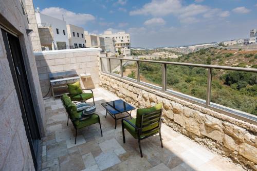 Beit Shemesh Apartment | שקט על הנוף - עם מתחם בריכה וג'קוזי