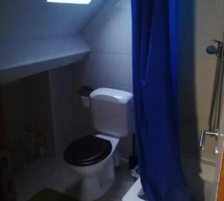 Veeweide Apartment | شقة دوبلكس في بروكسل غرفة وصالون في الطابق الرابع قريب من سنتر المدينة