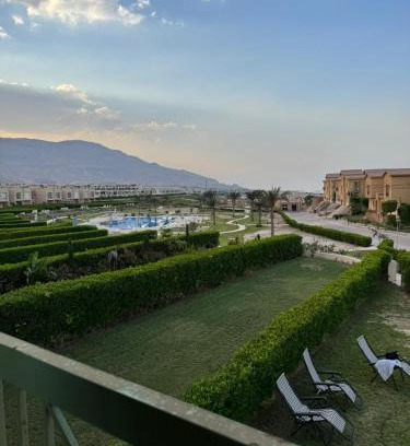 Ain Sokhna Villa | ڤيلا بجاردن في كومبوند لاڤيستا توباز العين السخنه