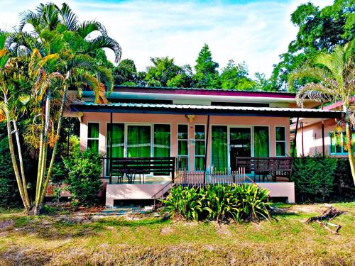 Noen Hom Resort | ภูร์ชรินท์ รีสอร์ท