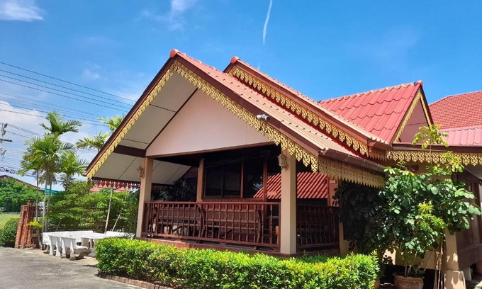 Khlong Wan Hotel | สุขทวีรีสอร์ท อ่าวมะนาว