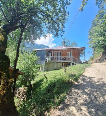 Khulo House | საოჯახო სასტუმრო,ოდა ხიხანთან'