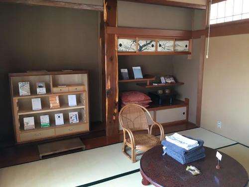 Matsumoto House | やまやどり 一軒家の2階を貸切でご利用いただける個室宿