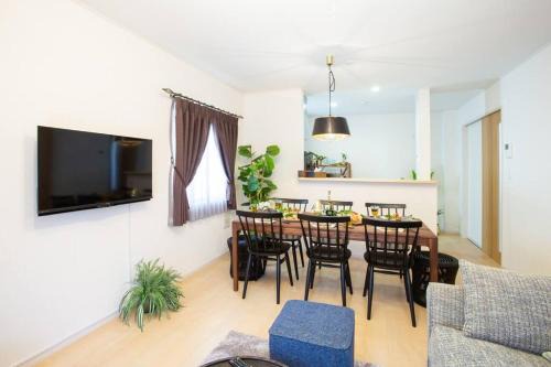 Gima Villa | シンプルでおしゃれなインテリアが光る4LDKの一軒家まるまる貸し切り！最大12名まで宿泊可能！