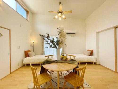 Nago House | 北部観光アクセス良好な新築貸別荘／最大4名ベッド4台／Wi-Fi／海岸線近く