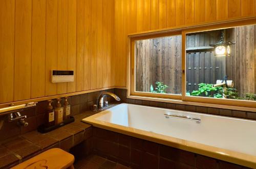 Shijo House | 古月居 Koduki House京都四条