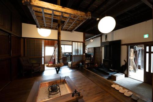Hayakawa Villa | 囲炉裏つき古民家を丸ごと貸し切り「月夜見山荘」（庭にBBQグリル完成！）