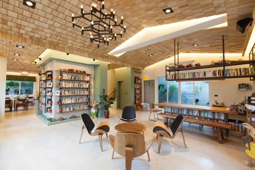 Hualien City Centre House | 坡岸長堤民宿 Leveeside House I 花蓮車站民宿 I 民宿證號1747 & 1748