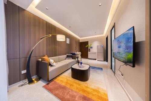 Central Business District Apartment | 岗厦轻居-深圳福田会展中心岗厦地铁站店