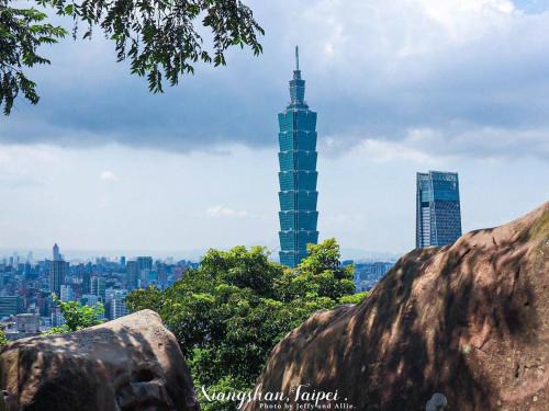 Xinyi Hotel | 微光宿 LIGHt