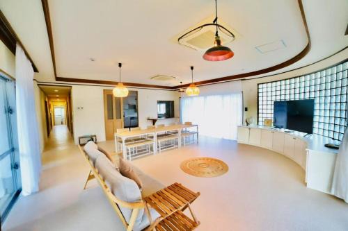 Ishigaki House | 海王屋 Kaioya