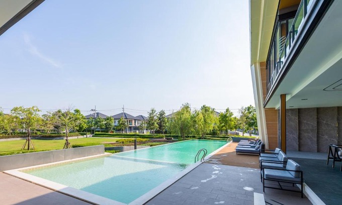Bang Lamung Villa | 芭提雅全新三卧独栋别墅-带公共泳池健身房