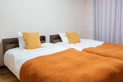 Horinouchi Apartment | 雀色方南 新宿駅まで14分 東京駅まで30分 方南町徒歩8分 寝室二つ 最大4人 洗濯機 キッチン 電子レンジ