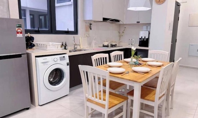 Central District Apartment | 0%TAX Modern Design Sea & Cityview 2CarPark 6-11px