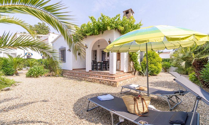 Castello d'Empuries Villa | 0119-MONTSENY House with studio
