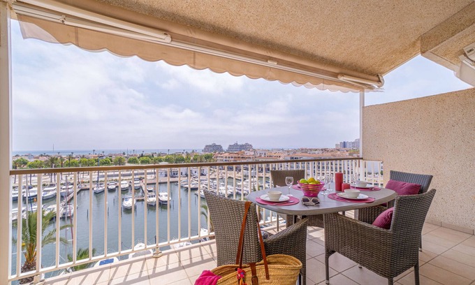 Empuriabrava Apartment | 0160-PORT GREC Apartment with WIFI, Smart TV, canal and sea view