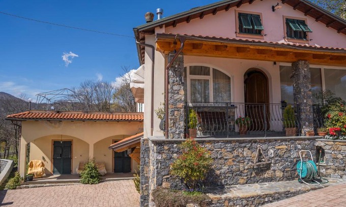 Varese Ligure House | 028 - Agriturismo "Il Boschetto" con PISCINA, Pace E Natura - Camera Familiare