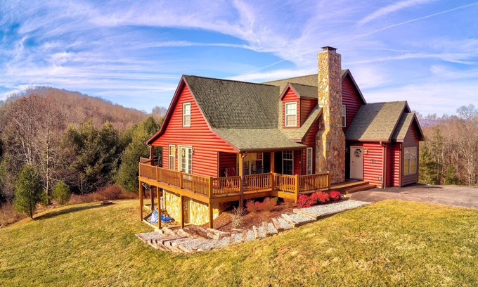 Piney Creek Cabin | 1/2 Mi to River: Spacious Blue Ridge Gem w/Views!