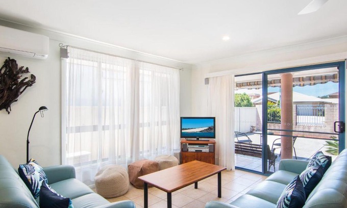 Tuncurry Apartment | 1 54 Parkes Street