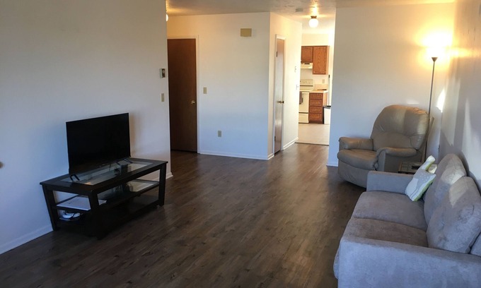 Casper House | 1,800sf 3 Stories with 8 beds townhome