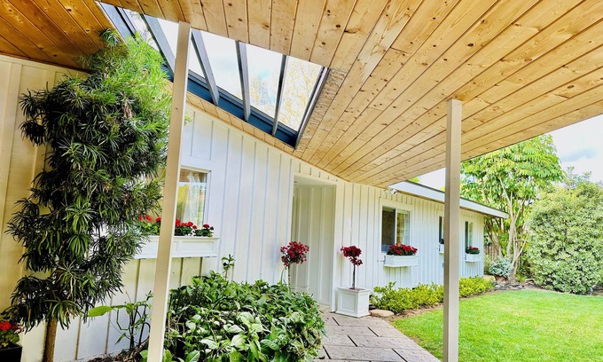 Riverside House | 1-Acre Gated Home AND Guesthouse. Heated Pool & Spa. Victoria Avenue Retreat.