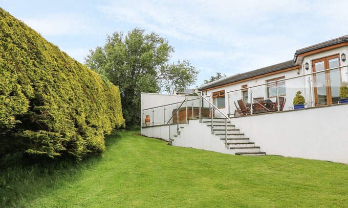 Portsalon Cottage | 1 ARD CARRAIG, pet friendly in Portsalon, County Donegal