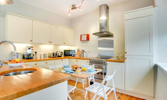 Stoke Fleming House | 1 Baileys Cottages - Two Bedroom House, Sleeps 4